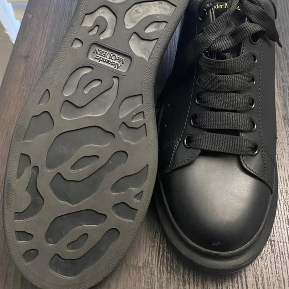 Alexander McQueen Oversized ALL BLACK - Picture 2 of 2